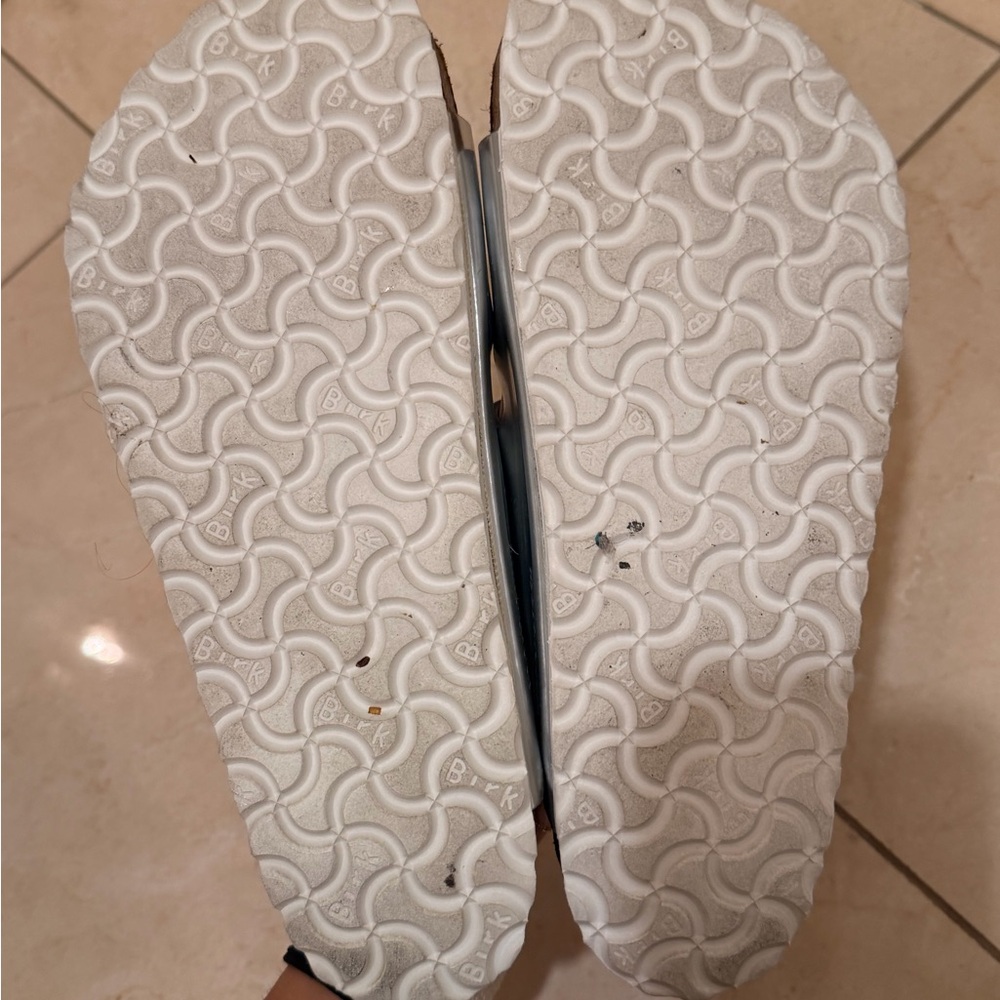 Arizona Soft Footbed birkenstocks in metallic silver size 40 - Picture 11 of 11